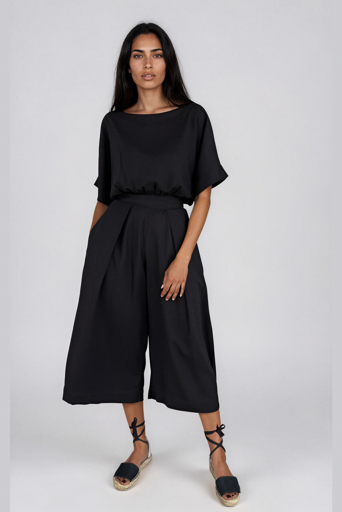 Black Straight Neck Capri Linen Jumpsuit
